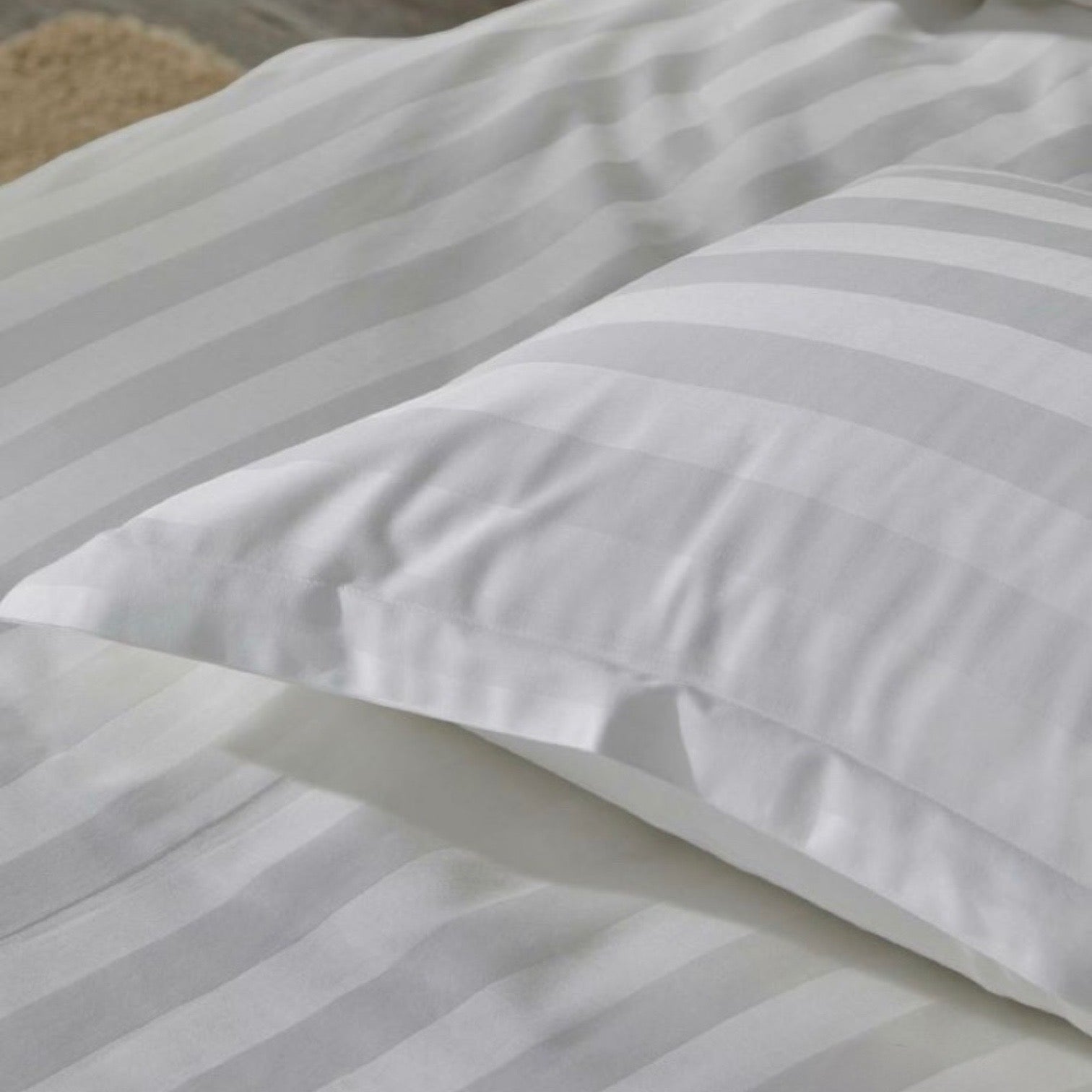 Funda Duvet Listada Hotelera 300 Hilos Funda Duvet Listada Hotelera 300 Hilos