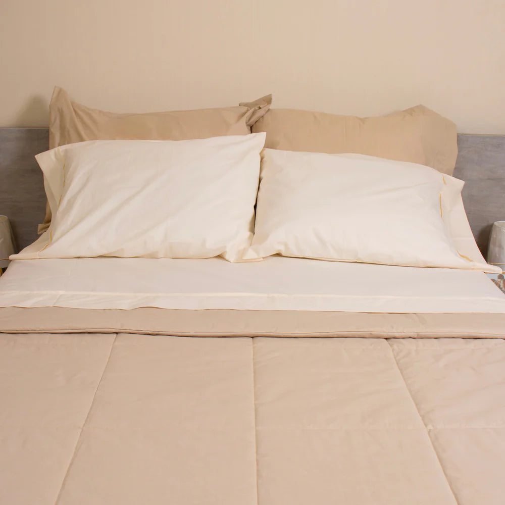 Cubrecama Delgado Beige