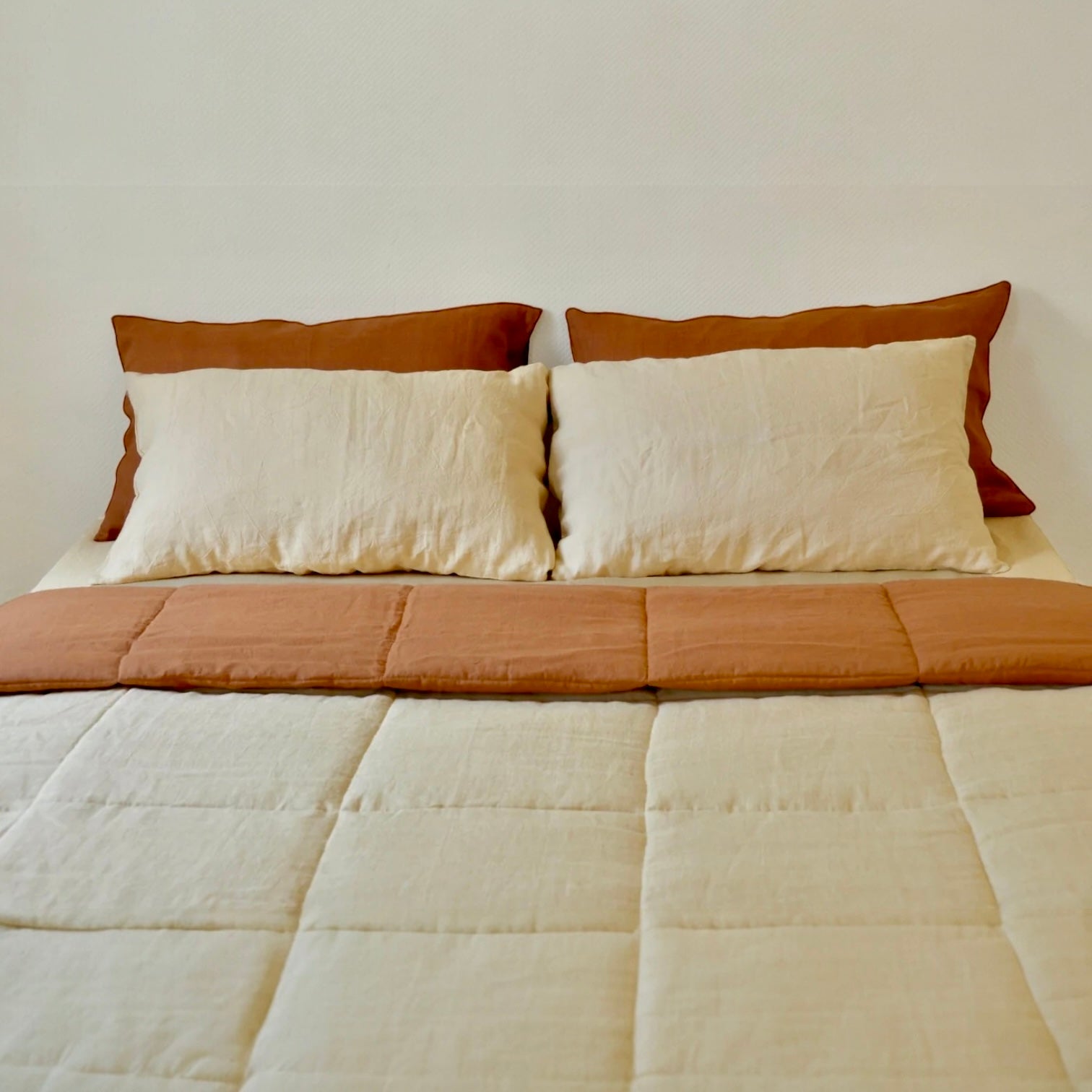 Cubrecama Delgado Reversible Rust/Beige de Algodón Pima Cubrecama Delgado Reversible Rust/Beige de Algodón Pima