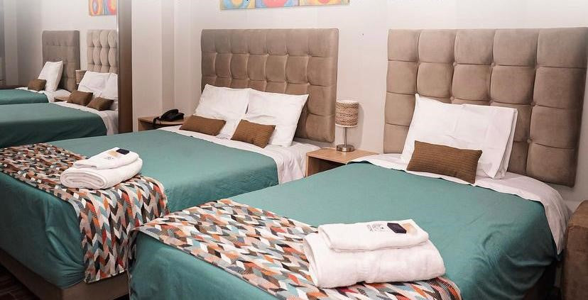 Pies de cama y pieceras hoteleras en jacquard y borlón con diseños exclusivos - ISATEX HOME