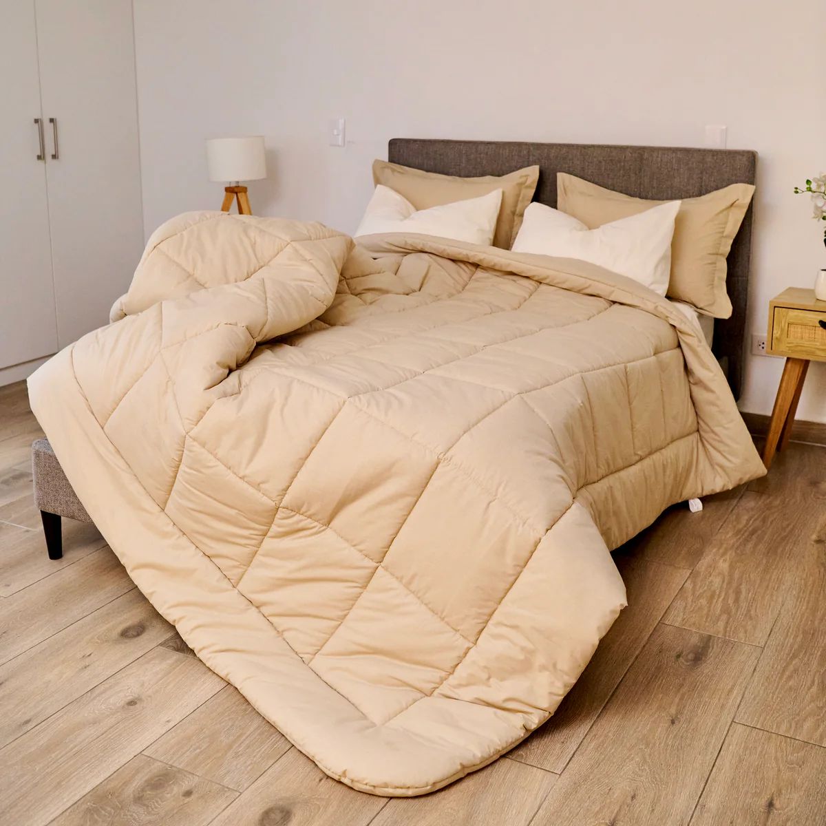 Edredones hoteleros con relleno de napa siliconeada para climas fríos - ISATEX HOME